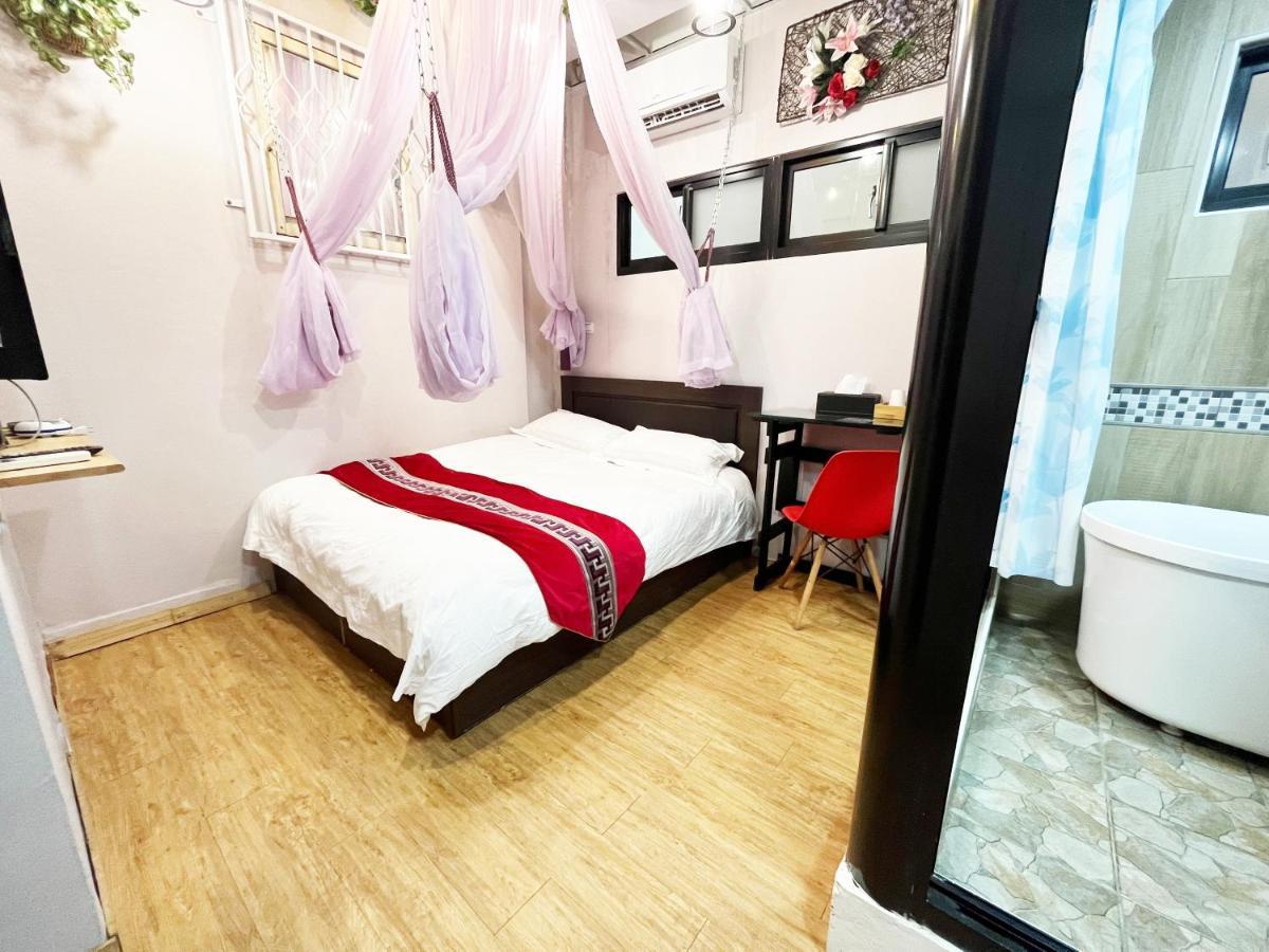 Woju Homestay Tainan Exteriör bild