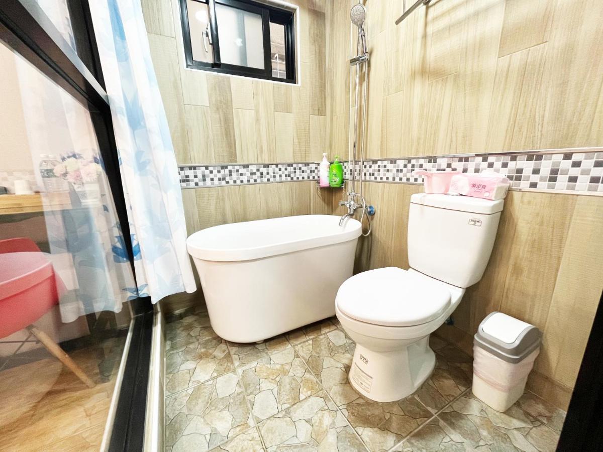 Woju Homestay Tainan Exteriör bild