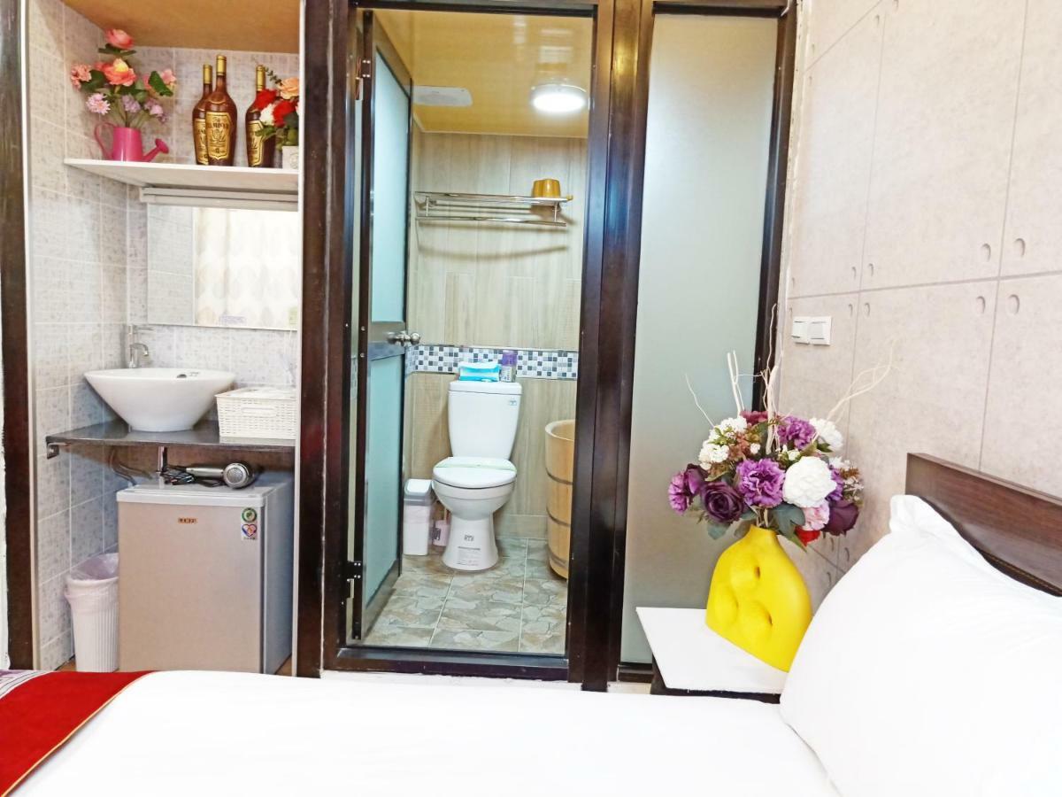 Woju Homestay Tainan Exteriör bild