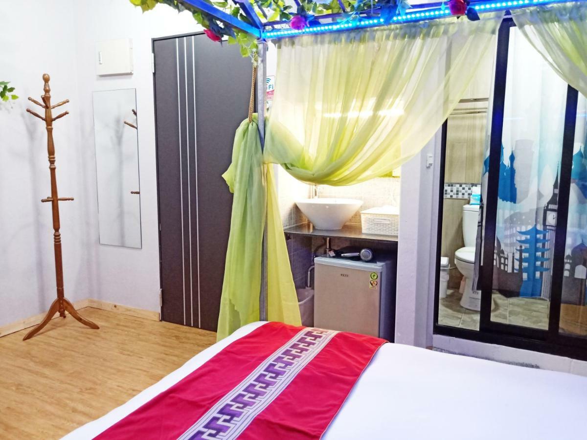 Woju Homestay Tainan Exteriör bild