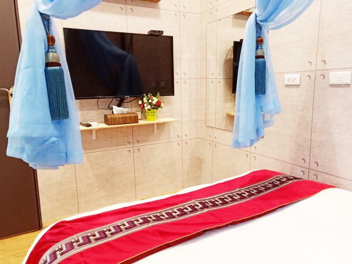 Woju Homestay Tainan Exteriör bild