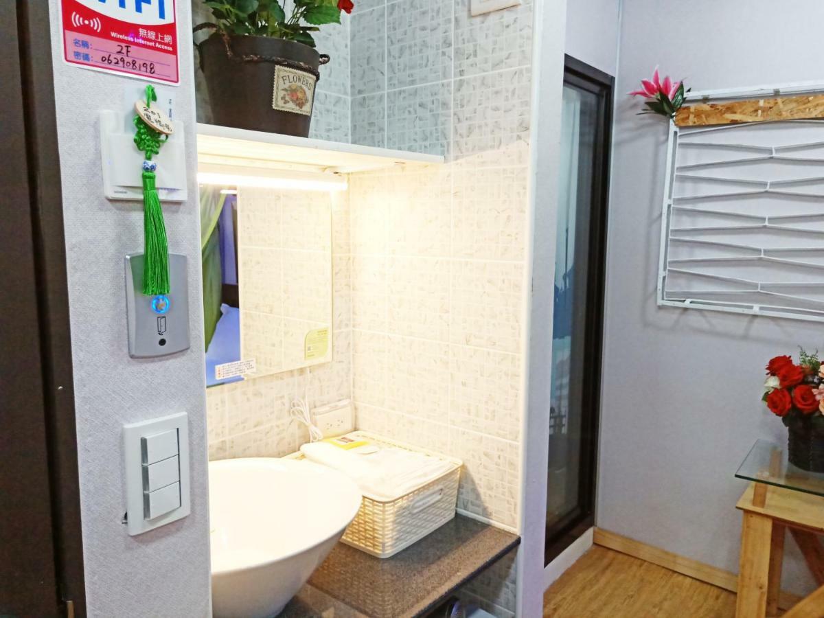 Woju Homestay Tainan Exteriör bild