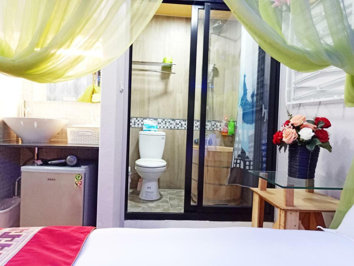 Woju Homestay Tainan Exteriör bild