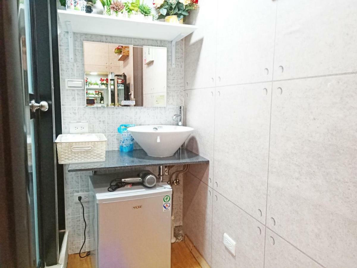 Woju Homestay Tainan Exteriör bild